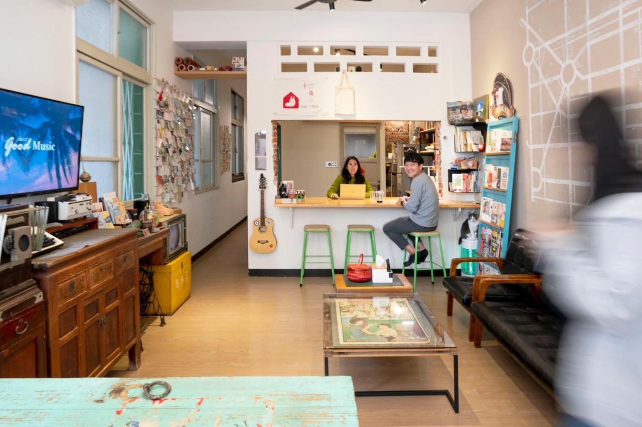 Lento Hostel Tainan Exterior photo